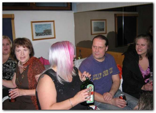 641x456 pixels (34K)